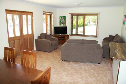 Coranda Lodge B And B - Accommodation Gladstone 0