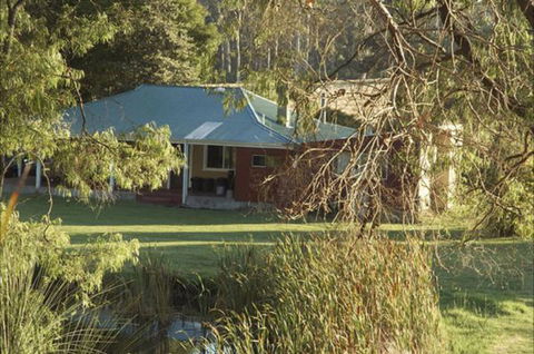 Crystal Springs Homestead - Accommodation Gladstone 0