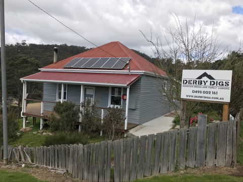 Derby Digs Cottage - Accommodation Gladstone 0