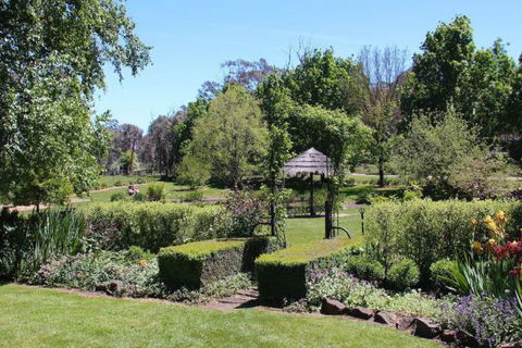 Drayshed Cottage - Accommodation Gladstone 5