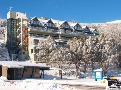 Falls Creek Country Club - Accommodation Gladstone 0