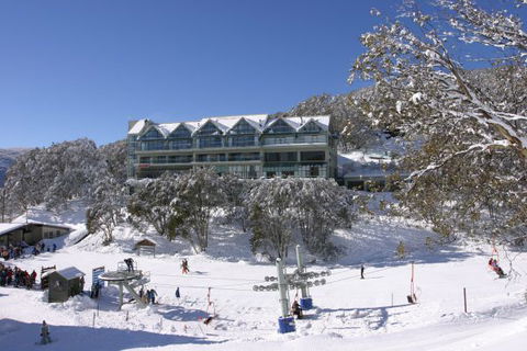 Falls Creek Country Club - Accommodation Gladstone 1