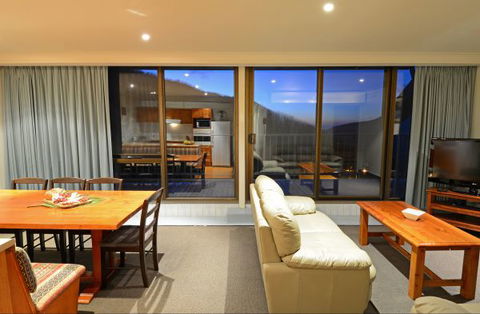 Falls Creek Country Club - Accommodation Gladstone 6