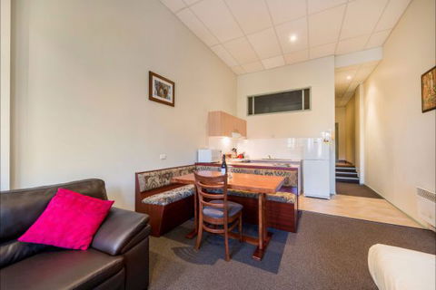 Falls Creek Country Club - Accommodation Gladstone 7