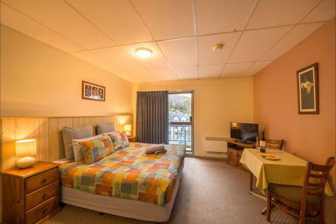 Falls Creek Country Club - Accommodation Gladstone 8