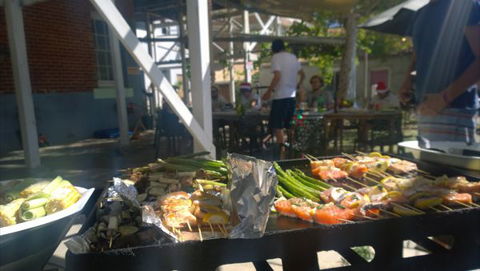 Foreshore Backpackers - Accommodation Gladstone 2