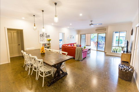 La Flotte - Accommodation Gladstone 1