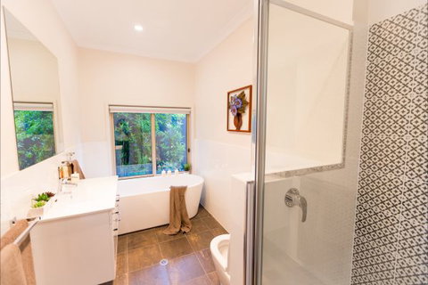 La Flotte - Accommodation Gladstone 6