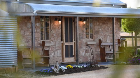 Riverline Cottage - Accommodation Gladstone 0