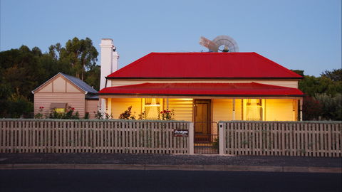 Shurdingtons Cottage - Accommodation Gladstone 0