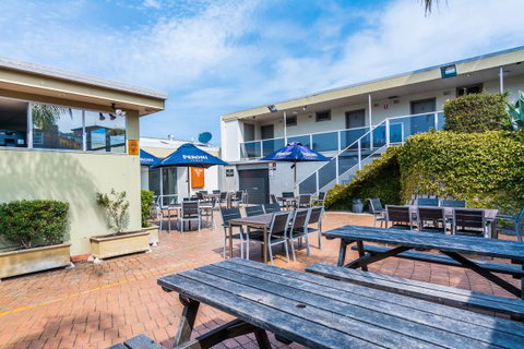 Merimbula Hotel - Accommodation Gladstone 3