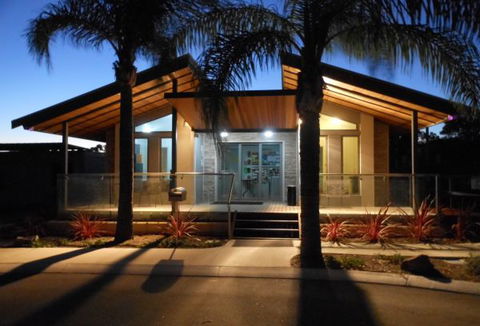 Midland Tourist Park - Accommodation Gladstone 0