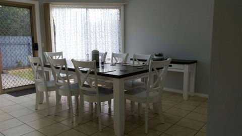 Numurkah Self Contained Apartments - Accommodation Gladstone 6