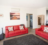 RED FIN part of BLUE FIN HOLIDAY HOMES - Accommodation Gladstone
