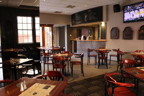 Royal Hotel Ryde - Accommodation Gladstone 1