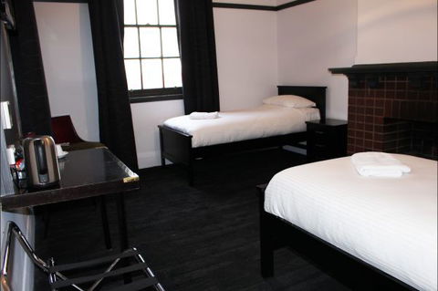 Royal Hotel Ryde - Accommodation Gladstone 7