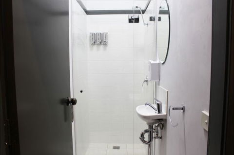 Royal Hotel Ryde - Accommodation Gladstone 9