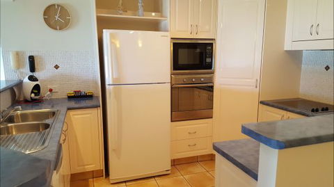 Sea Star Holiday Apartments - Accommodation Gladstone 7