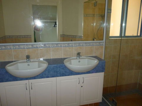 Sea Star Holiday Apartments - Accommodation Gladstone 8