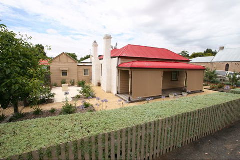 Shurdingtons Cottage - Accommodation Gladstone 6