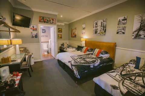 Sylvan Glen Country House - Accommodation Gladstone 2