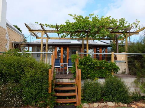 The Old Drik Drik Schoolhouse Retreat - Accommodation Gladstone 1