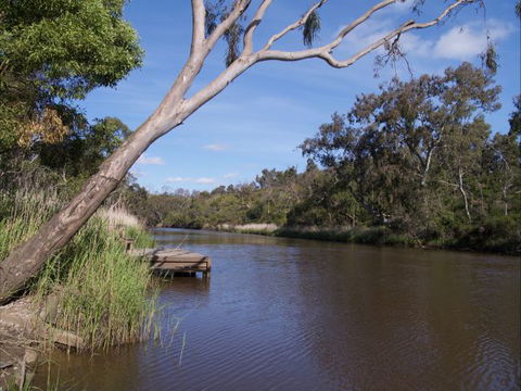 The Old Drik Drik Schoolhouse Retreat - Accommodation Gladstone 2
