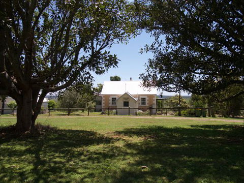 The Old Drik Drik Schoolhouse Retreat - Accommodation Gladstone 3
