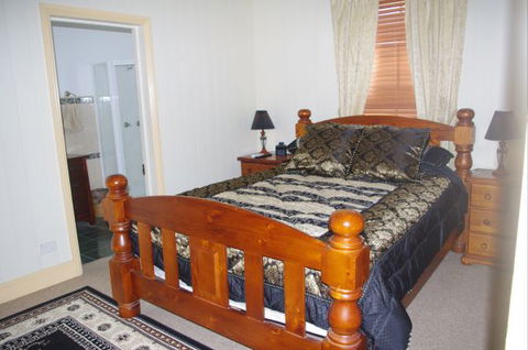 The Club Clifton - Accommodation Gladstone 1