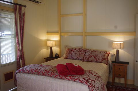The Club Clifton - Accommodation Gladstone 3