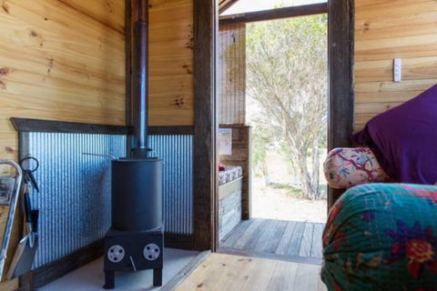 Torquay Farmstay  Blue Studio Truck - Accommodation Gladstone 2