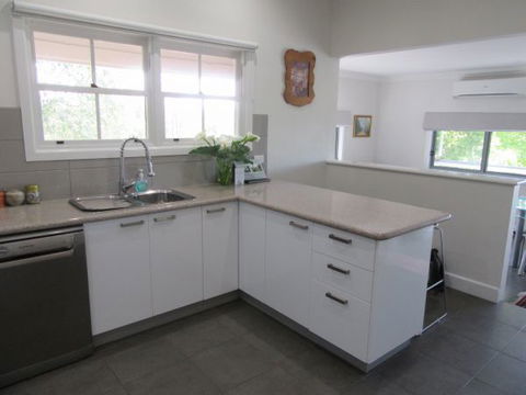 Valley View Cottage - Accommodation Gladstone 1