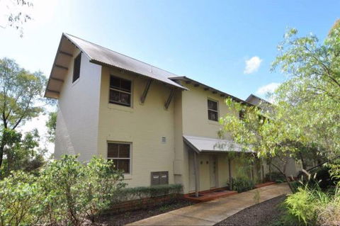 Villa Champagne - Accommodation Gladstone 0