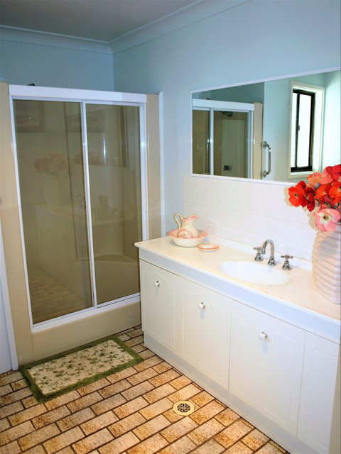 Waratah Cottage - Accommodation Gladstone 4