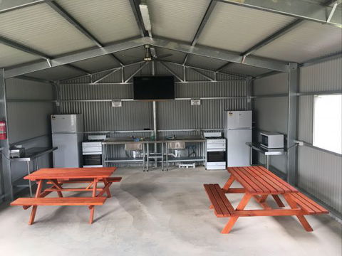 Waikerie Holiday Park - Accommodation Gladstone 2