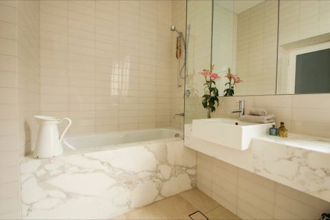 Woollahra Terrace - Accommodation Gladstone 8