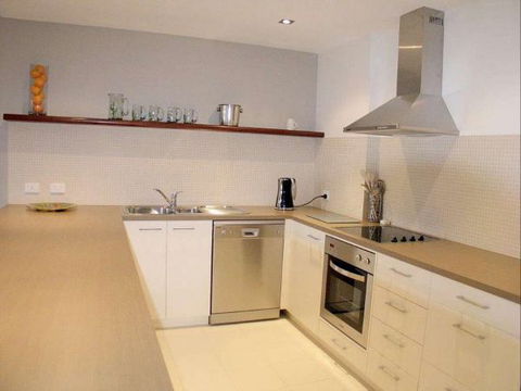 Wyuna 17 - Accommodation Gladstone 1