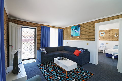 Aquarius Merimbula - Accommodation Gladstone 3