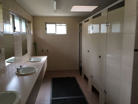 Ardern's Caravan Park Myrtleford - Accommodation Gladstone 5