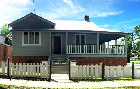 Ava House - Accommodation Gladstone 0