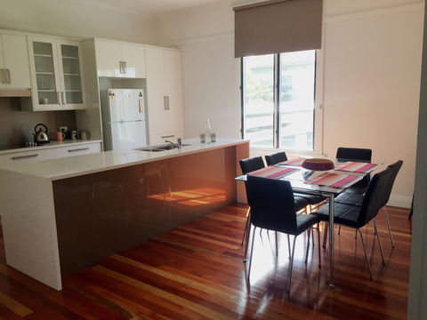 Ava House - Accommodation Gladstone 1