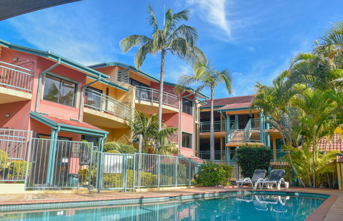 Beaches Holiday Resort - Accommodation Gladstone 0