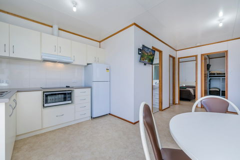 Border Village Roadhouse - Accommodation Gladstone 5