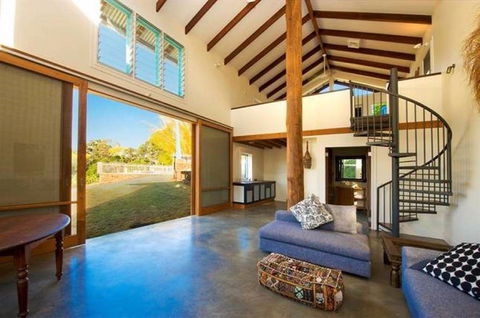 Byron Boutique Barn - Accommodation Gladstone 0