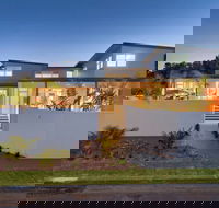 Clique Two - Accommodation Gladstone