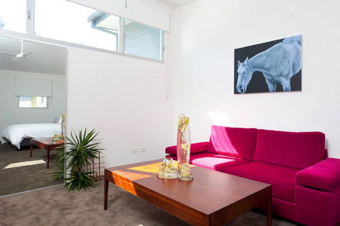 Clique Two - Accommodation Gladstone 5