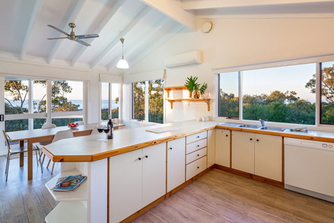 Eagle Heights - Accommodation Gladstone 2