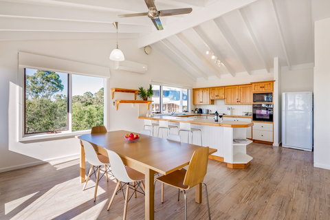 Eagle Heights - Accommodation Gladstone 3