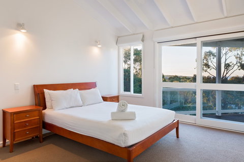 Eagle Heights - Accommodation Gladstone 8