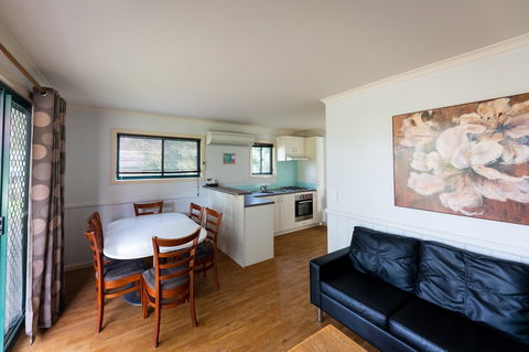Eildon Riverside Holiday Park - Accommodation Gladstone 3